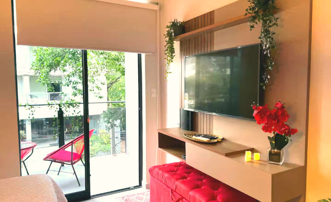 Chic Studio Steps from Mariscal