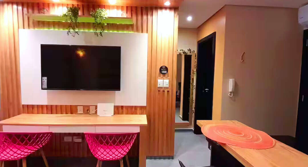 Life Contemporary 1BR Condo